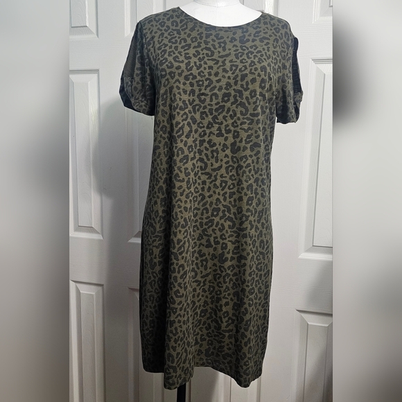 Sanctuary So Twisted T-Shirt Dress Animal Print Mobwife Crewneck Short Sleeves M - Picture 2 of 7